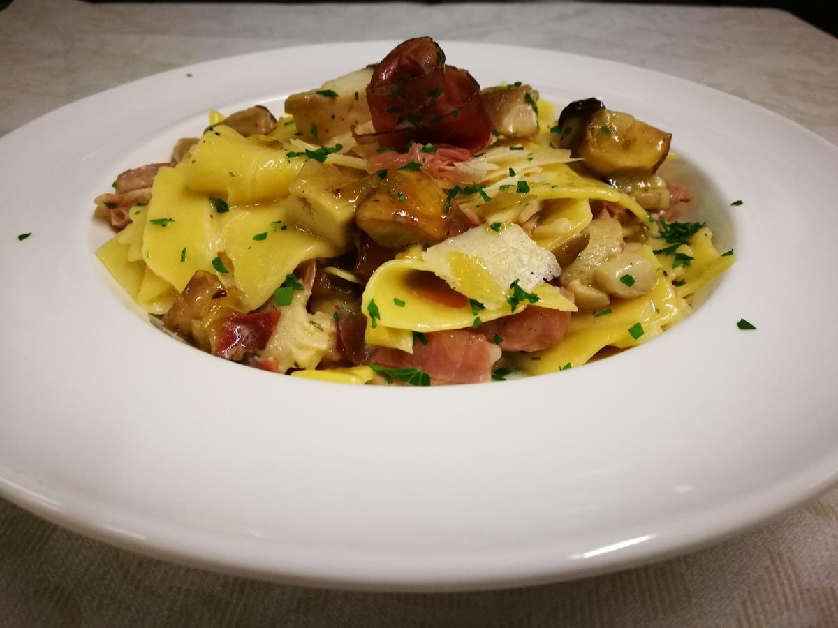 Locanda Della Pieve Tizzano Val Parma 外观 照片